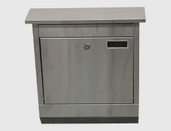 Briefkasten mit Zeitungsfach