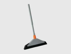 Schaumstoffbesen mit Teleskopstiel