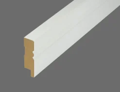 Sockelleiste mit Profil weiß